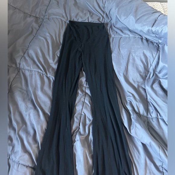Black flare leggings size M, Brand: OFFLINE (American eagle) - Picture 2 of 4